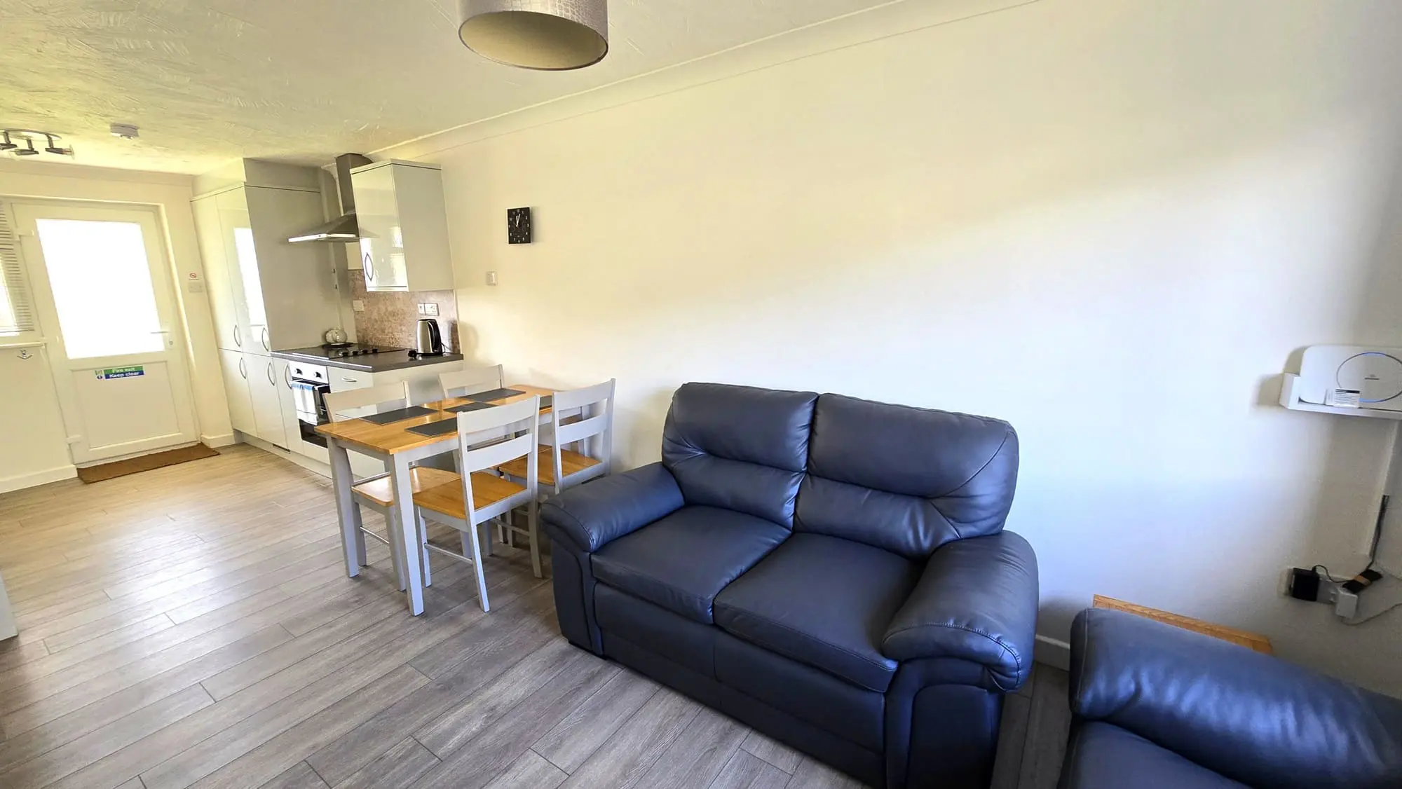 Perranporth beachside holiday apartment
